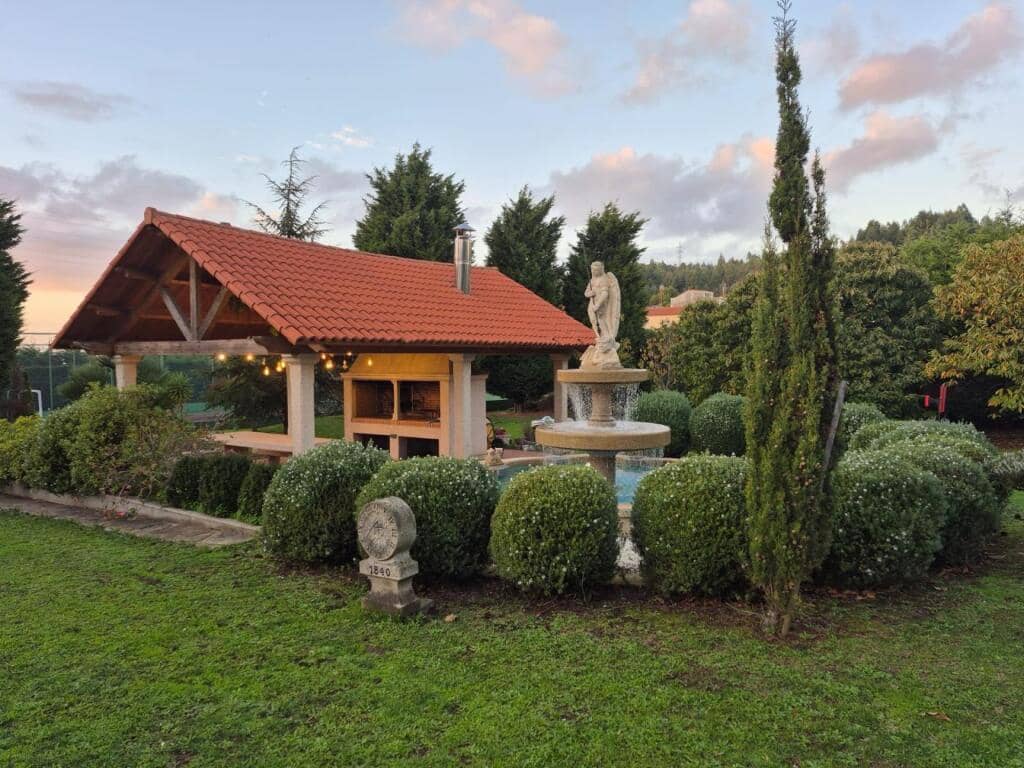 4 soveværelse Villa til salg i Arteixo med swimmingpool garage - € 1.400.000 (Ref: 9387800)