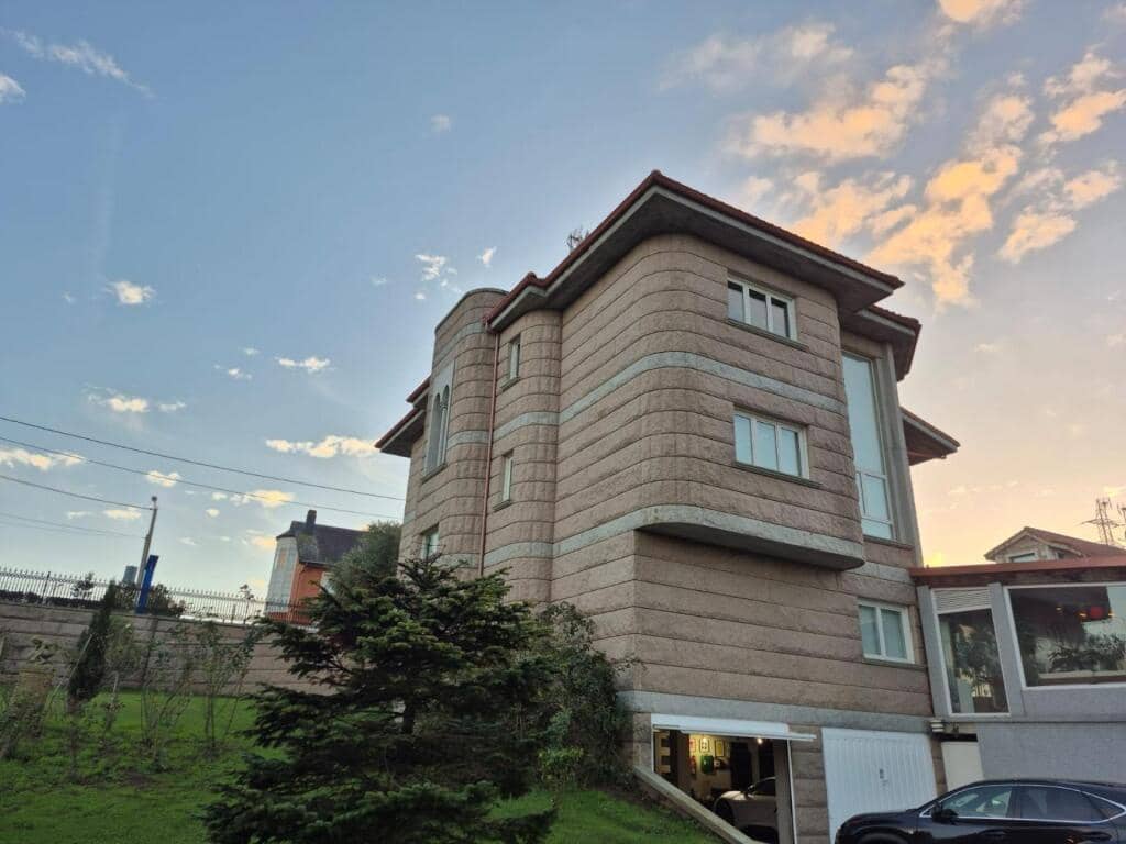 4 soveværelse Villa til salg i Arteixo med swimmingpool garage - € 1.400.000 (Ref: 9387800)