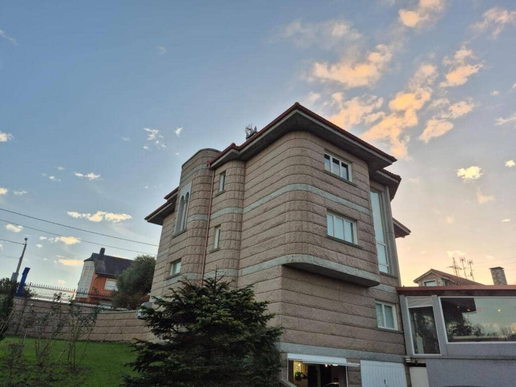 4 soveværelse Villa til salg i Arteixo med swimmingpool garage - € 1.400.000 (Ref: 9387800)