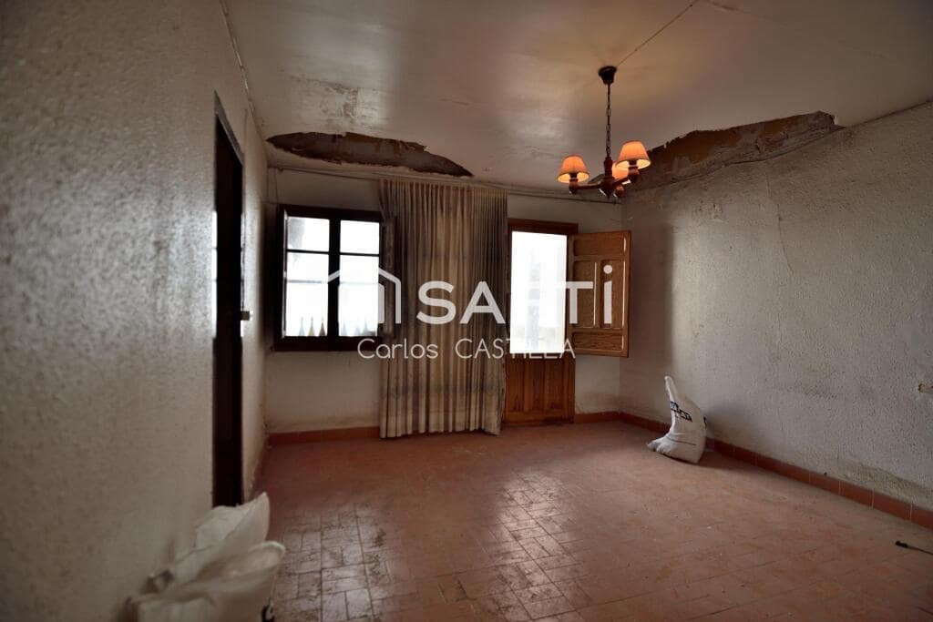 5 bedroom Apartment for sale in Muchamiel / Mutxamel - € 110,000 (Ref: 9390492)