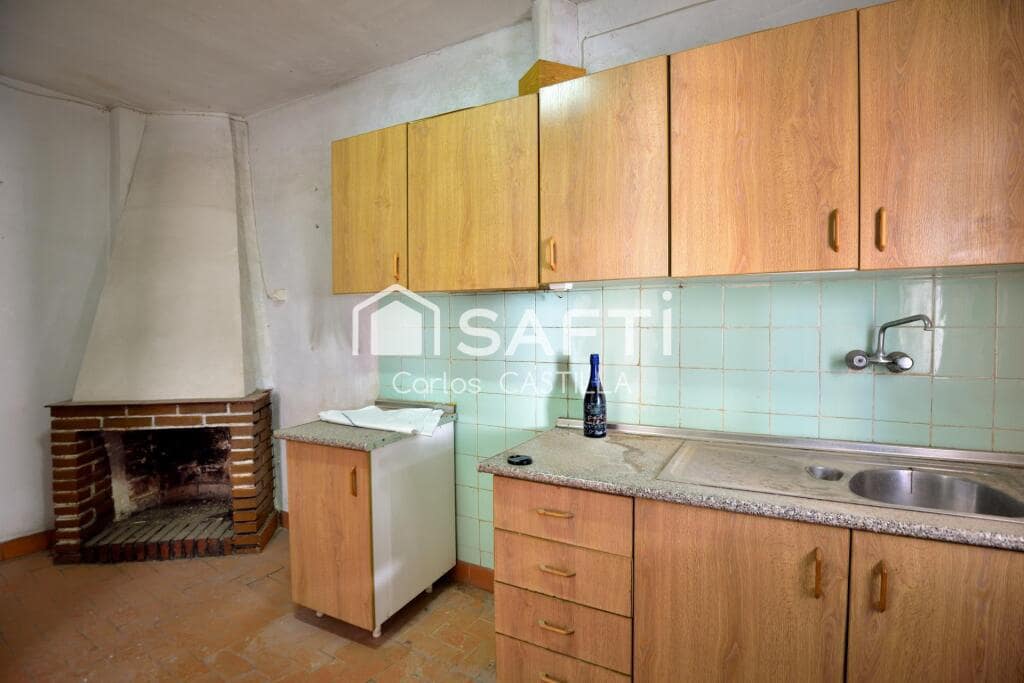 5 bedroom Apartment for sale in Muchamiel / Mutxamel - € 110,000 (Ref: 9390492)