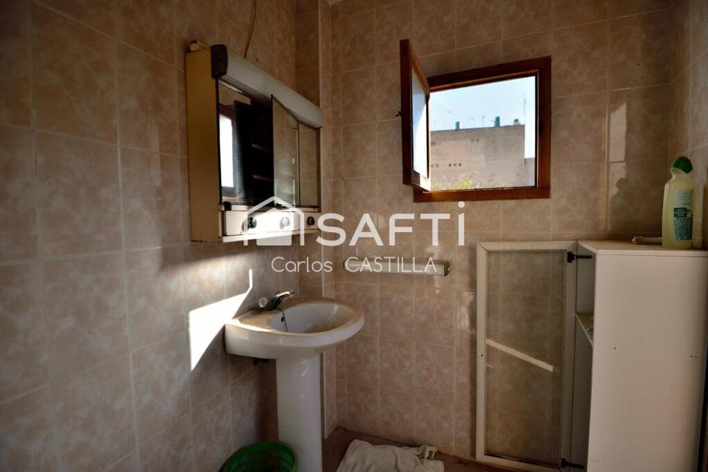 5 bedroom Apartment for sale in Muchamiel / Mutxamel - € 110,000 (Ref: 9390492)