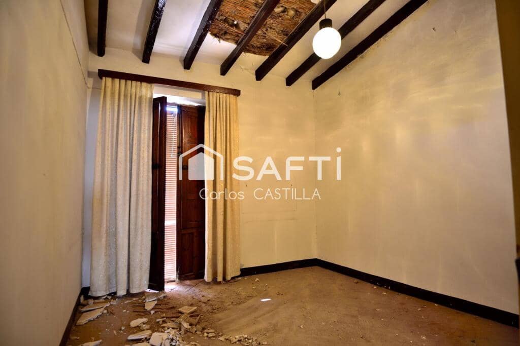 5 bedroom Apartment for sale in Muchamiel / Mutxamel - € 110,000 (Ref: 9390492)