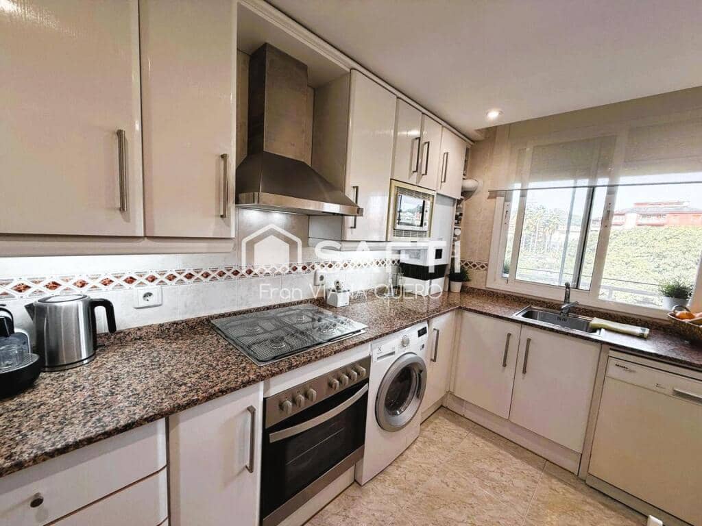 3 bedroom Flat for sale in Pineda de Mar - € 319,000 (Ref: 9390494)