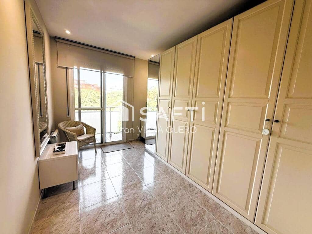 3 bedroom Flat for sale in Pineda de Mar - € 319,000 (Ref: 9390494)