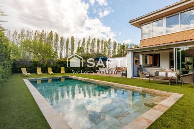 4 sovrum Villa till salu i Tordera med pool - 450 000 € (Ref: 9390501)