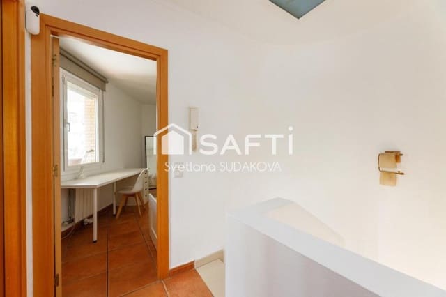 4 sovrum Villa till salu i Tordera med pool - 450 000 € (Ref: 9390501)