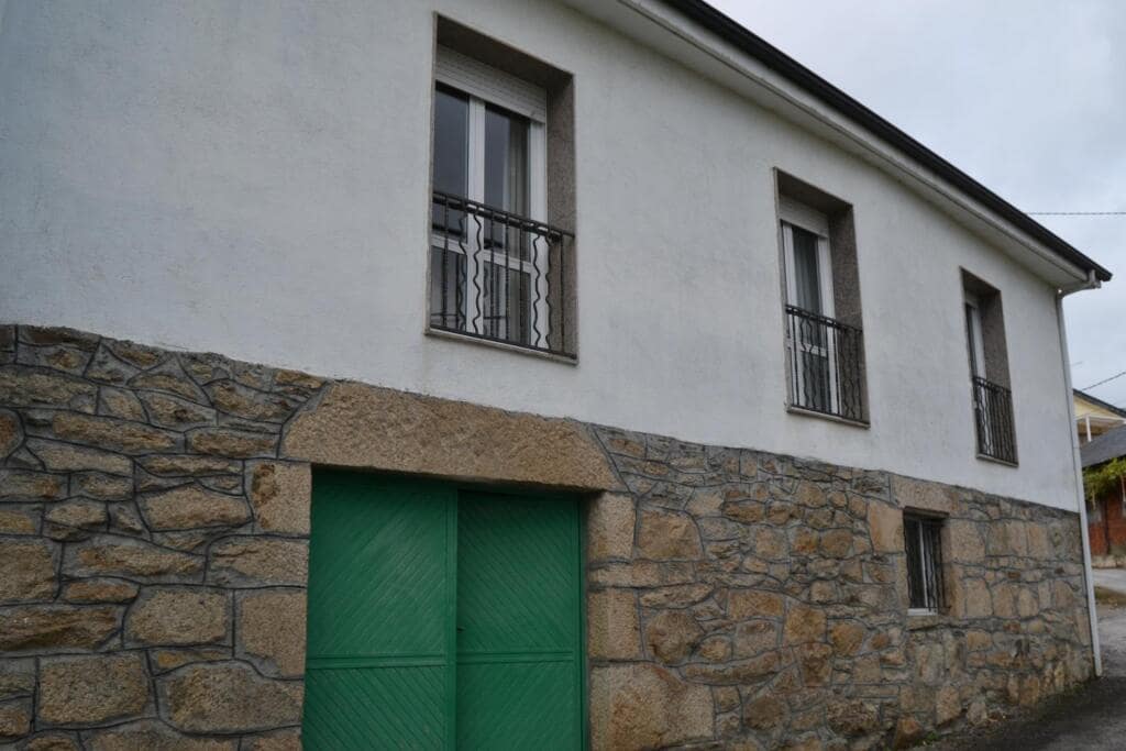 5 sovrum Radhus till salu i A Pobra de Trives med garage - 169 000 € (Ref: 9390502)