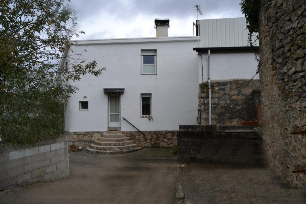 5 sovrum Radhus till salu i A Pobra de Trives med garage - 169 000 € (Ref: 9390502)