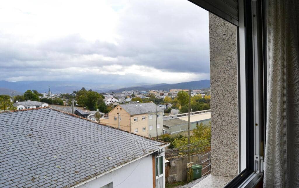 5 sovrum Radhus till salu i A Pobra de Trives med garage - 169 000 € (Ref: 9390502)