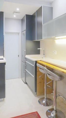 Komercyjne do wynajęcia w Donostia-San Sebastián - 900 € (Ref: 9390503)