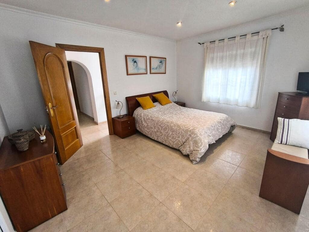 4 chambre Villa/Maison à vendre à Petrel / Petrer avec piscine garage - 330 000 € (Ref: 9395880)
