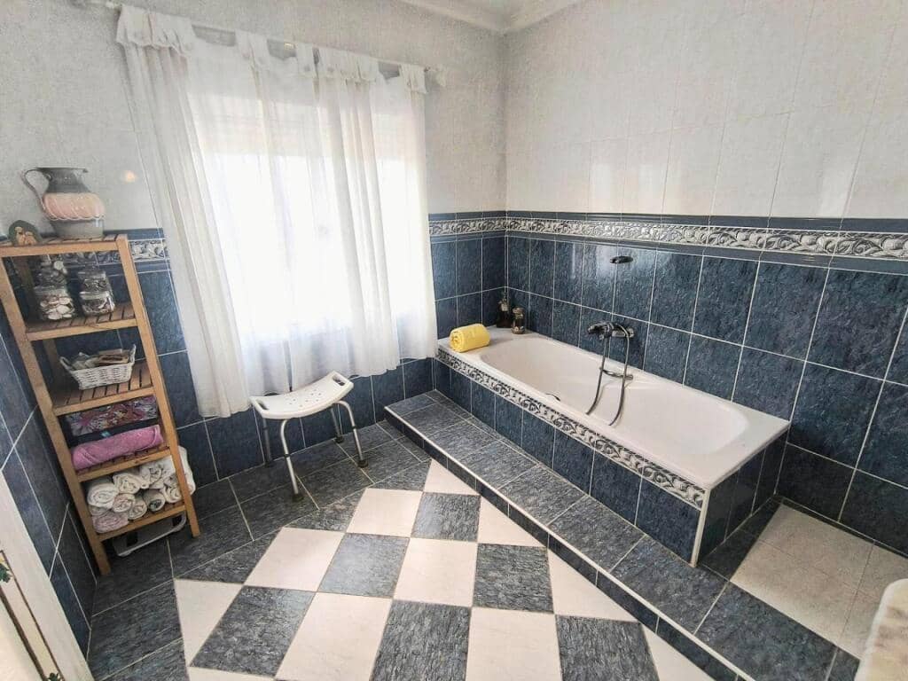 4 chambre Villa/Maison à vendre à Petrel / Petrer avec piscine garage - 330 000 € (Ref: 9395880)