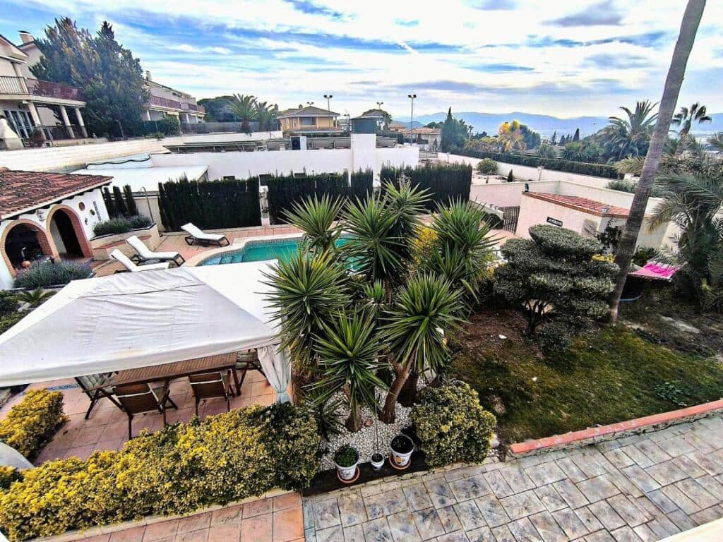 4 chambre Villa/Maison à vendre à Petrel / Petrer avec piscine garage - 330 000 € (Ref: 9395880)