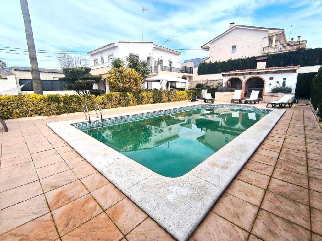4 chambre Villa/Maison à vendre à Petrel / Petrer avec piscine garage - 330 000 € (Ref: 9395880)