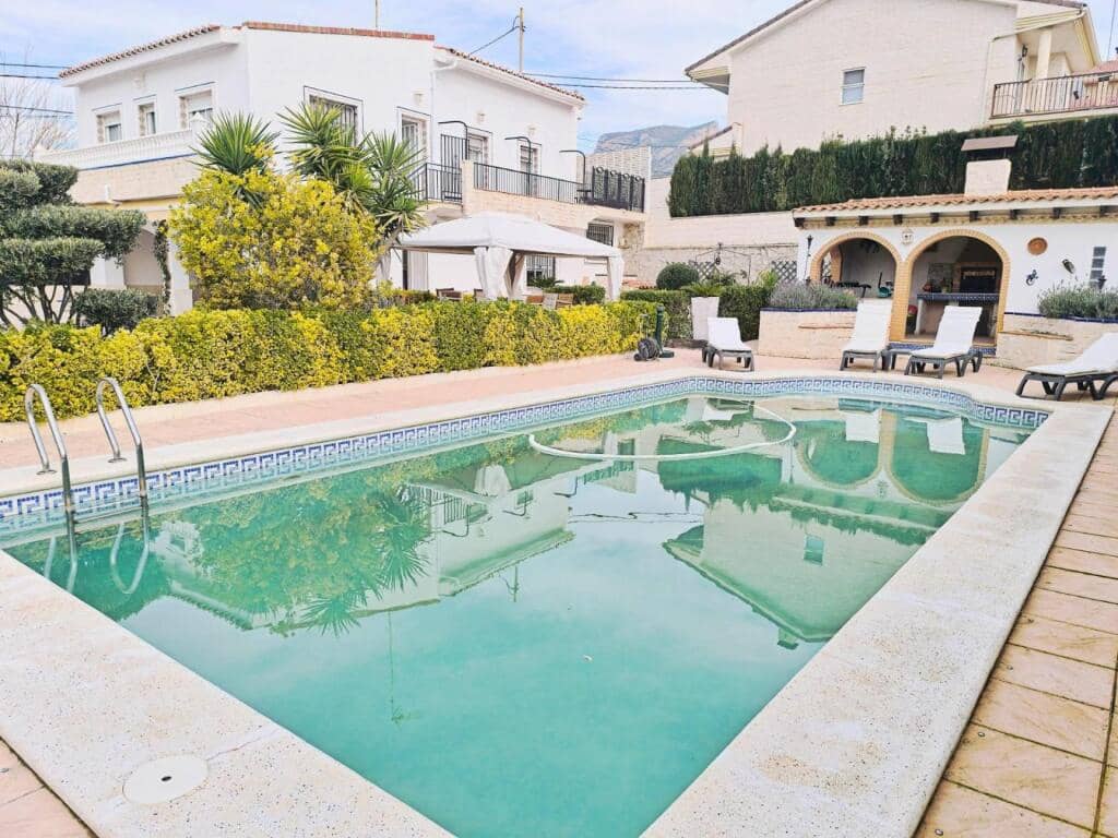 4 chambre Villa/Maison à vendre à Petrel / Petrer avec piscine garage - 330 000 € (Ref: 9395880)
