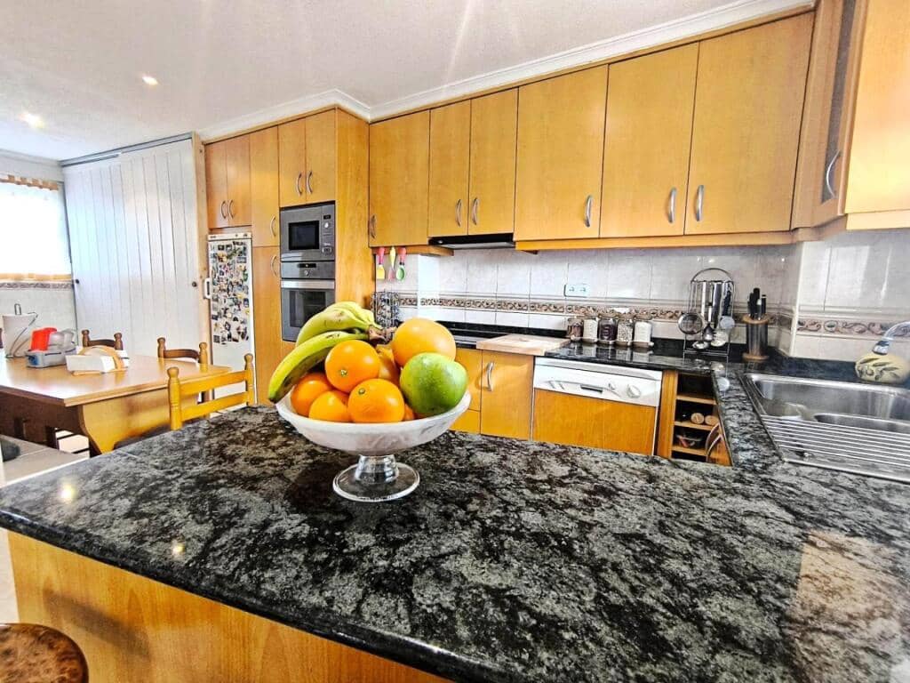 4 chambre Villa/Maison à vendre à Petrel / Petrer avec piscine garage - 330 000 € (Ref: 9395880)