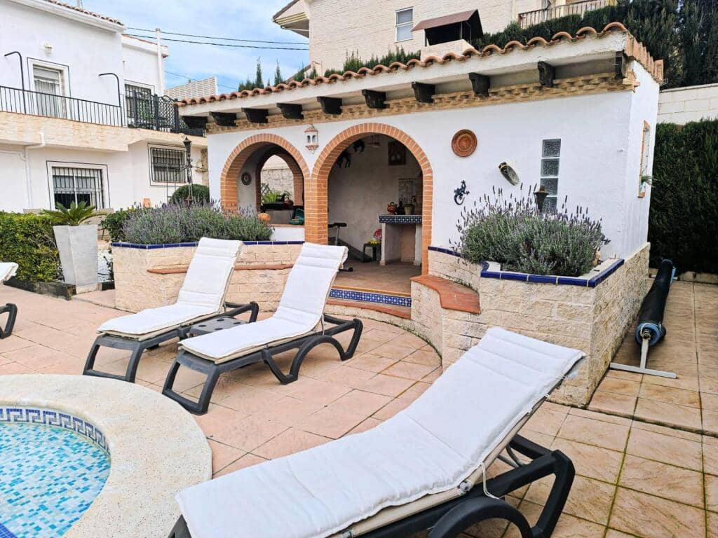 4 chambre Villa/Maison à vendre à Petrel / Petrer avec piscine garage - 330 000 € (Ref: 9395880)