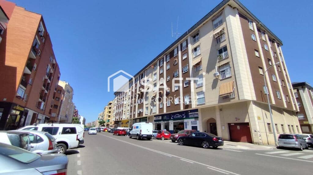 4 chambre Appartement à vendre à Badajoz ville avec garage - 210 000 € (Ref: 9395881)