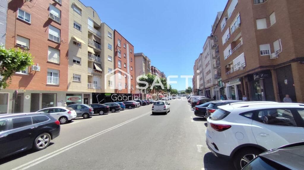 4 chambre Appartement à vendre à Badajoz ville avec garage - 210 000 € (Ref: 9395881)