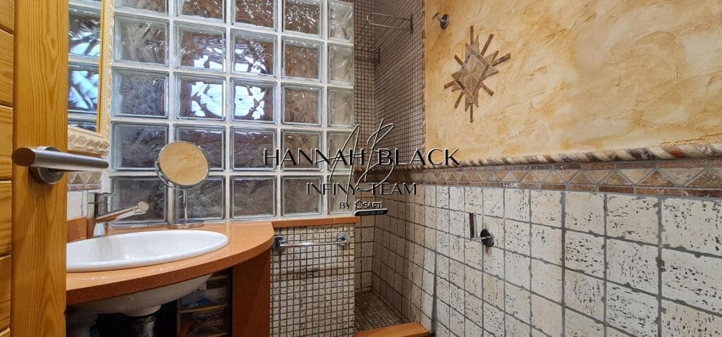 3 camera da letto Villa in vendita in Vallirana con piscina garage - 599.000 € (Rif: 9395883)