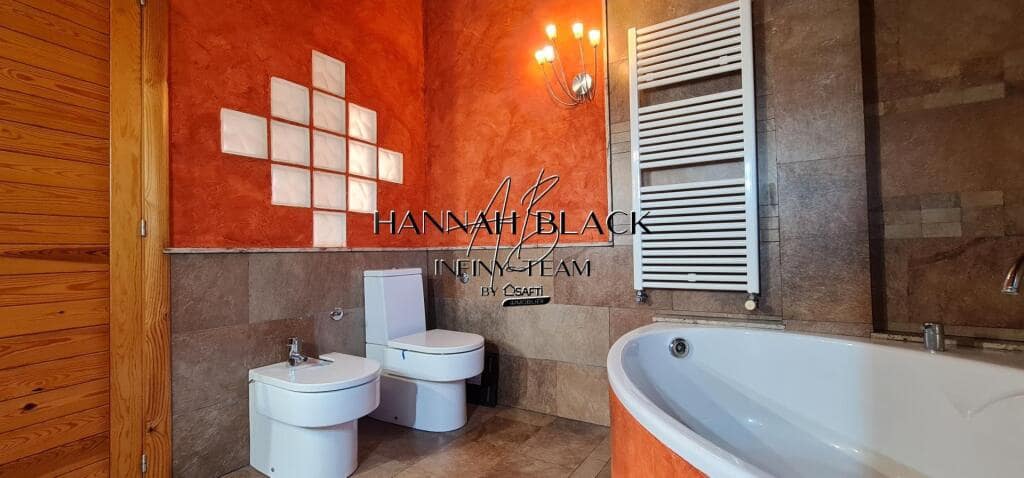 3 camera da letto Villa in vendita in Vallirana con piscina garage - 599.000 € (Rif: 9395883)