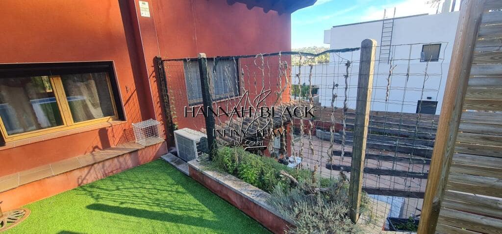 3 camera da letto Villa in vendita in Vallirana con piscina garage - 599.000 € (Rif: 9395883)