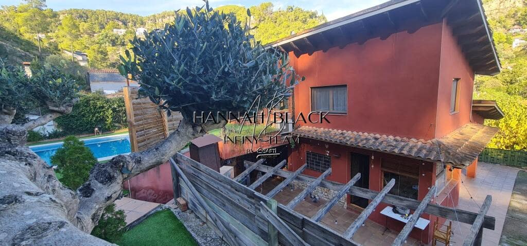 3 camera da letto Villa in vendita in Vallirana con piscina garage - 599.000 € (Rif: 9395883)