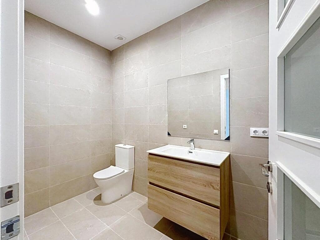 2 bedroom Apartment for sale in Barcelona city - € 395,000 (Ref: 9395884)