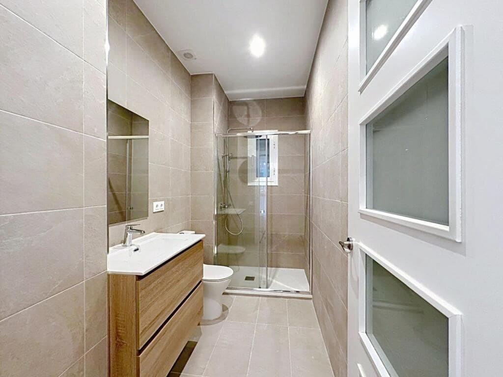 2 bedroom Apartment for sale in Barcelona city - € 395,000 (Ref: 9395884)