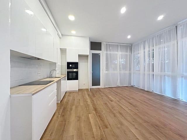 2 bedroom Apartment for sale in Sant Gervasi - Galvany, Barcelona city - € 395,000 (Ref: 9395884)