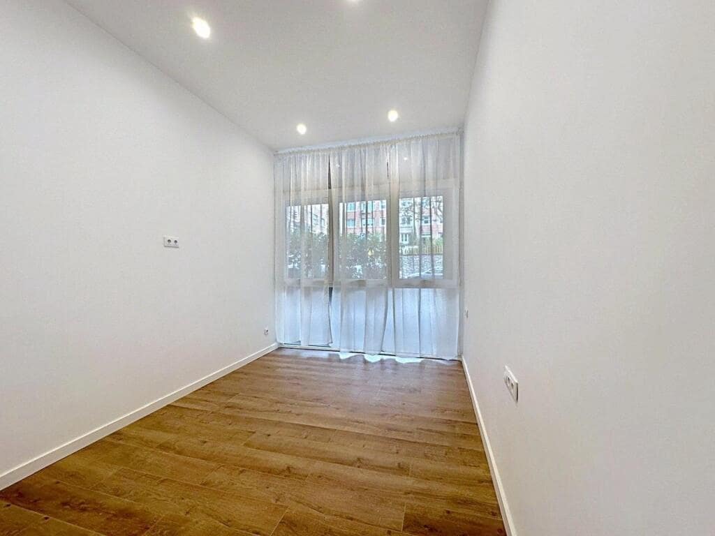 2 bedroom Apartment for sale in Barcelona city - € 395,000 (Ref: 9395884)