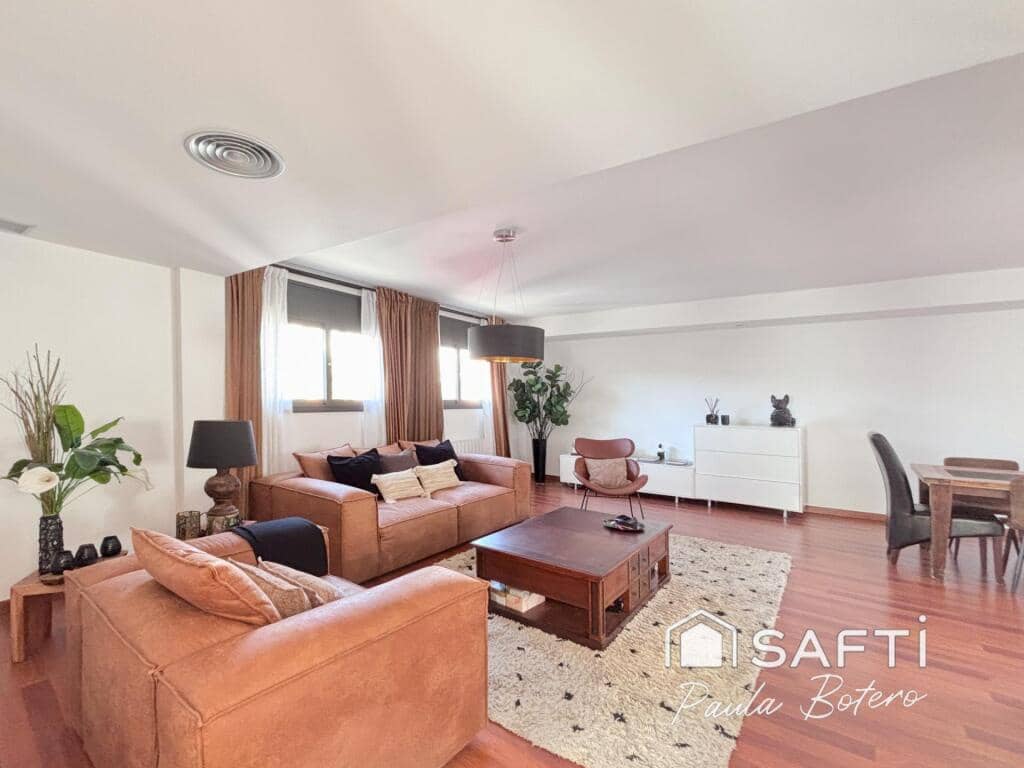 4 makuuhuone Huvila myytävänä paikassa Sant Pere de Ribes mukana uima-altaan 
autotalli - 750 000 € (Ref: 9395891)