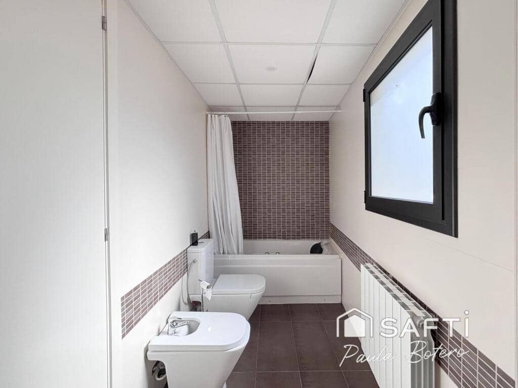 4 makuuhuone Huvila myytävänä paikassa Sant Pere de Ribes mukana uima-altaan 
autotalli - 750 000 € (Ref: 9395891)