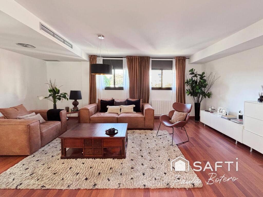 4 makuuhuone Huvila myytävänä paikassa Sant Pere de Ribes mukana uima-altaan 
autotalli - 750 000 € (Ref: 9395891)