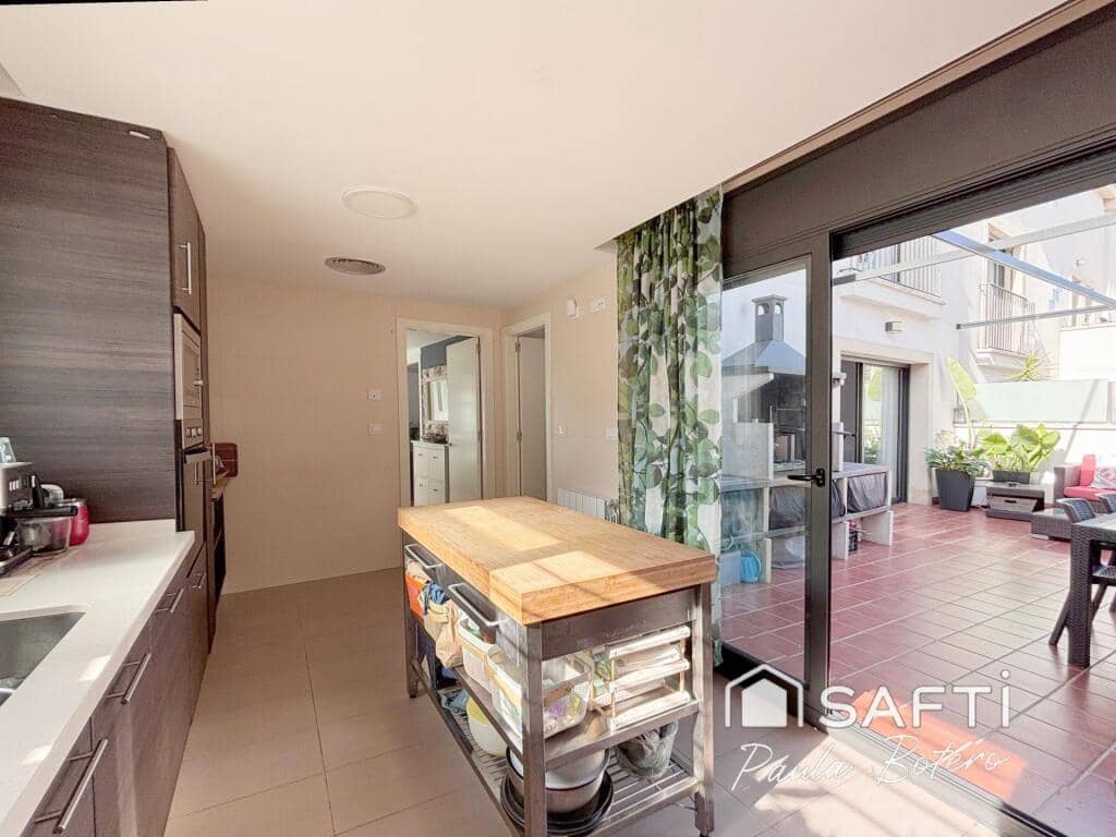 4 makuuhuone Huvila myytävänä paikassa Sant Pere de Ribes mukana uima-altaan 
autotalli - 750 000 € (Ref: 9395891)