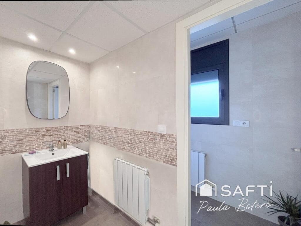 4 makuuhuone Huvila myytävänä paikassa Sant Pere de Ribes mukana uima-altaan 
autotalli - 750 000 € (Ref: 9395891)