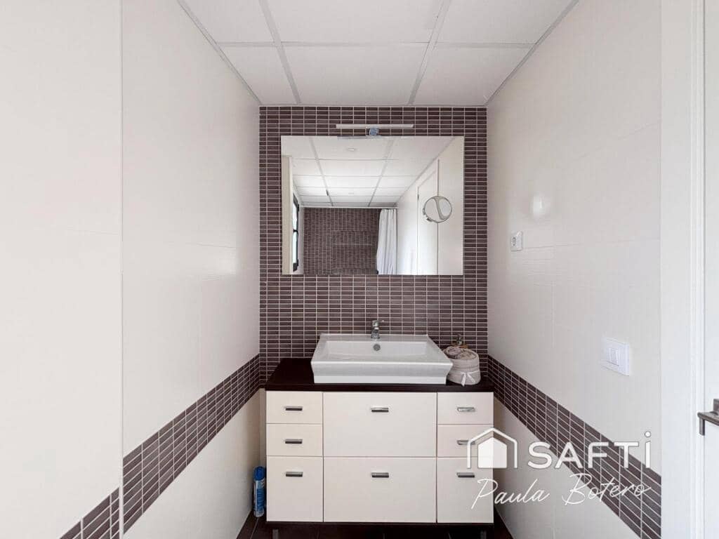 4 makuuhuone Huvila myytävänä paikassa Sant Pere de Ribes mukana uima-altaan 
autotalli - 750 000 € (Ref: 9395891)