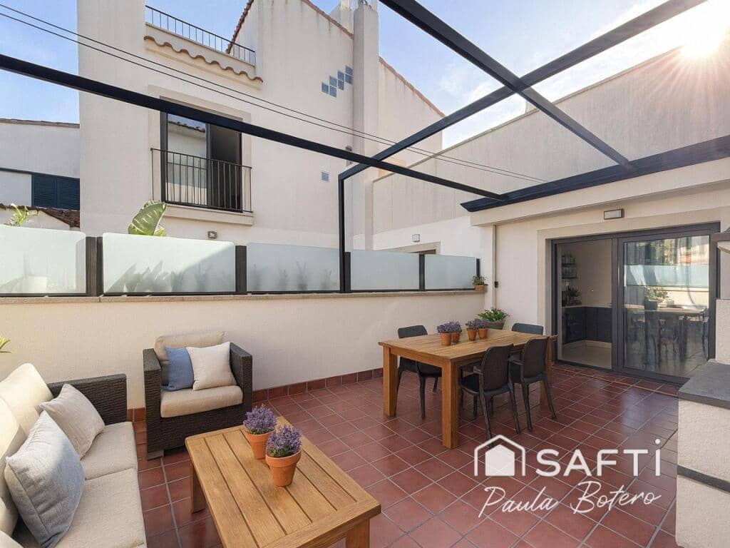 4 makuuhuone Huvila myytävänä paikassa Sant Pere de Ribes mukana uima-altaan 
autotalli - 750 000 € (Ref: 9395891)