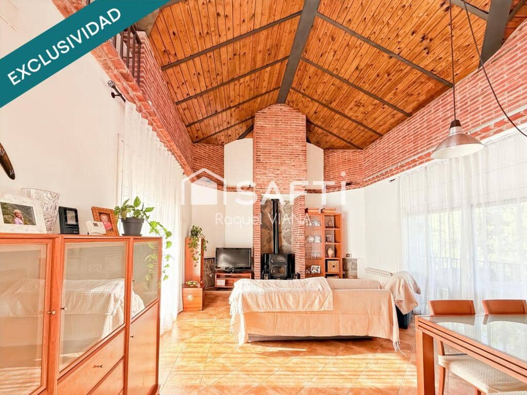 4 soveværelse Villa til salg i Abrera med swimmingpool garage - € 625.000 (Ref: 9395894)