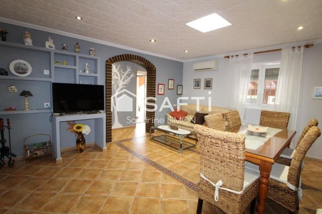 6 soverom Villa til salgs i La Goba, Vidreres med svømmebasseng garasje - € 490 000 (Ref: 9398352)