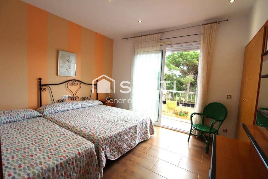 6 sypialnia Willa na sprzedaż w Vidreres z basenem garażem - 490 000 € (Ref: 9398352)