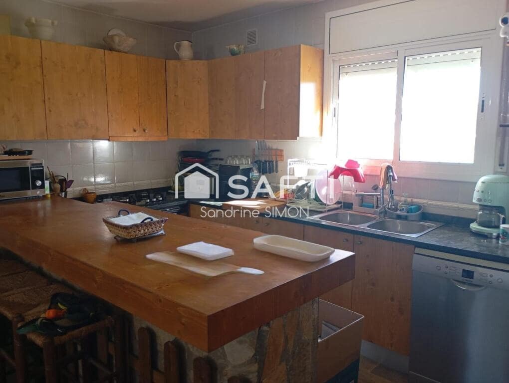 3 slaapkamer Villa te koop in Vidreres met zwembad garage - € 279.000 (Ref: 9398353)