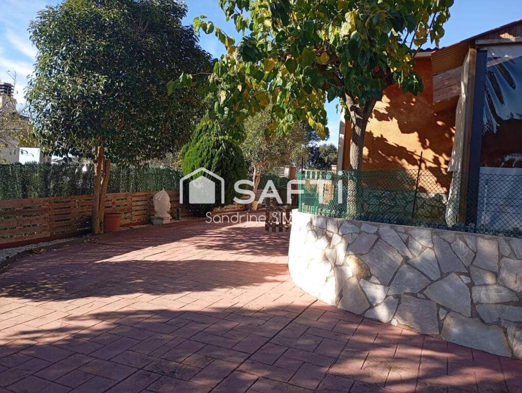 3 slaapkamer Villa te koop in Vidreres met zwembad garage - € 279.000 (Ref: 9398353)