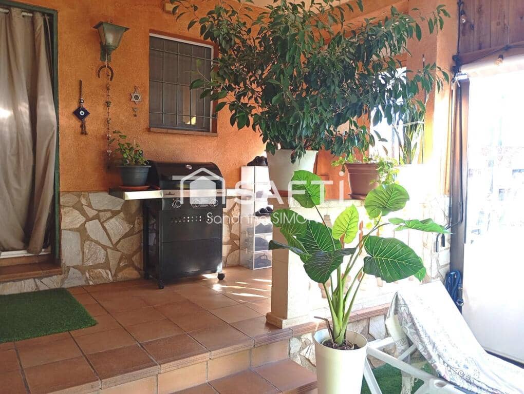 3 slaapkamer Villa te koop in Vidreres met zwembad garage - € 279.000 (Ref: 9398353)