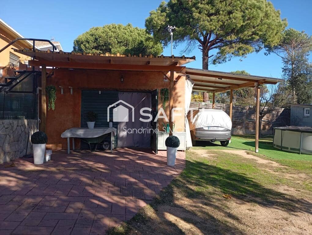 3 slaapkamer Villa te koop in Vidreres met zwembad garage - € 279.000 (Ref: 9398353)