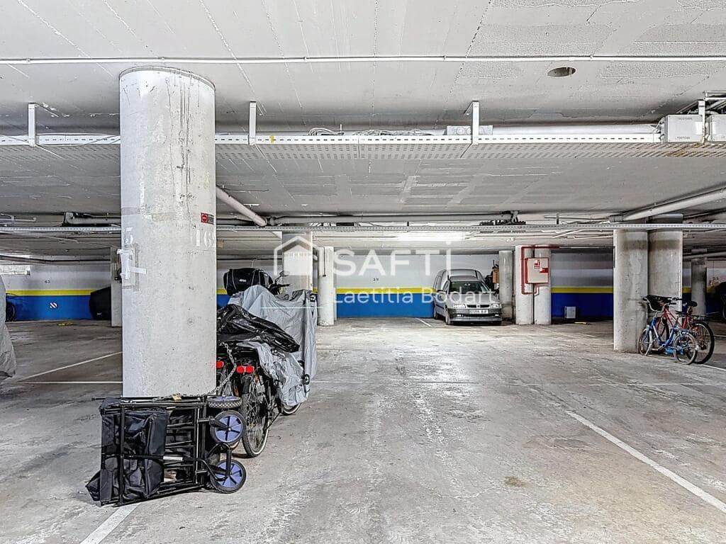 2 sovrum Lägenhet till salu i Roses med pool - 209 000 € (Ref: 9398354)