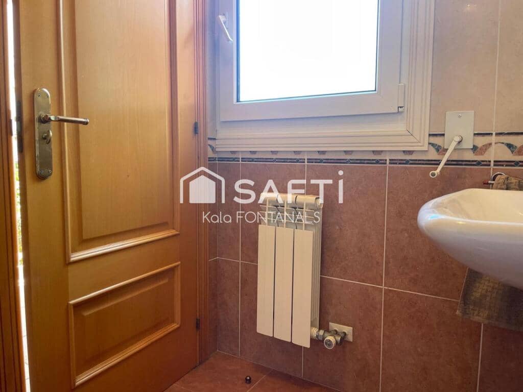 4 soverom Rekkehus til salgs i Sanxenxo med svømmebasseng garasje - € 520 000 (Ref: 9398362)