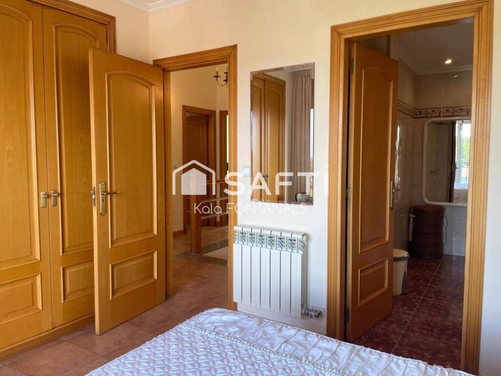 4 soverom Rekkehus til salgs i Sanxenxo med svømmebasseng garasje - € 520 000 (Ref: 9398362)