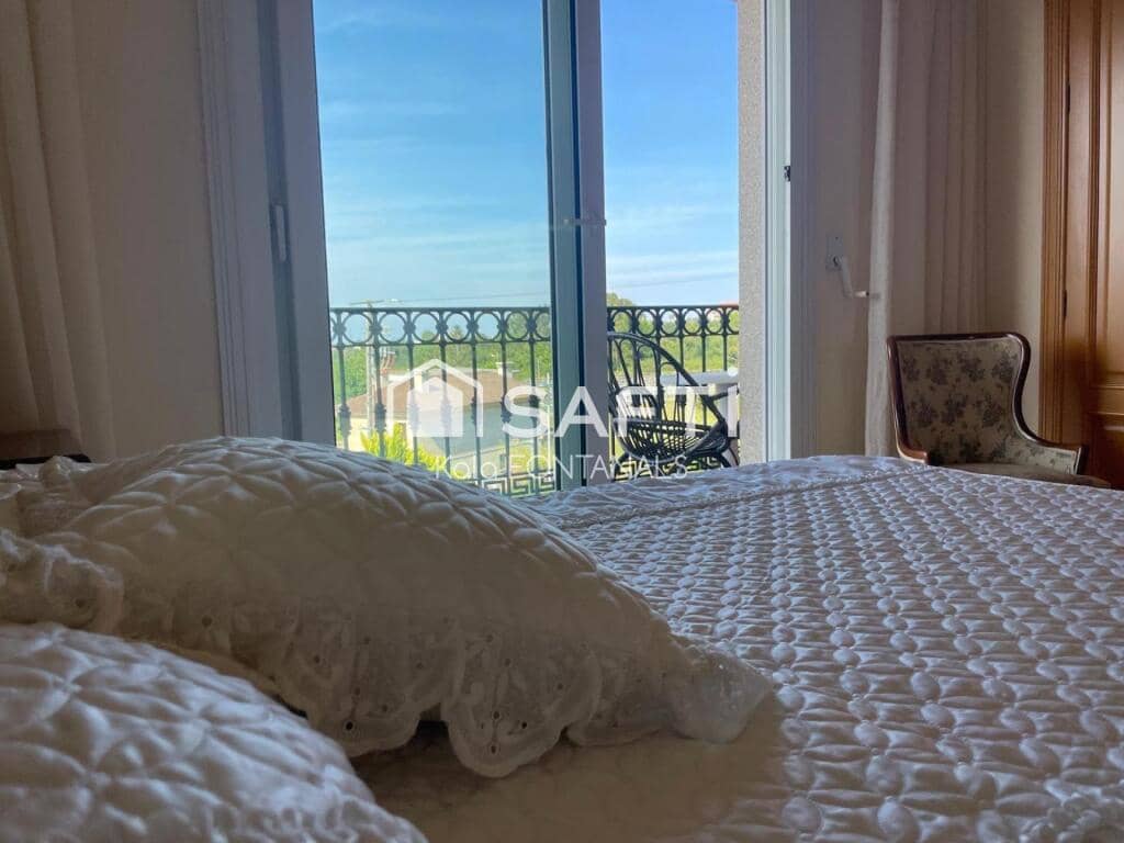 4 soverom Rekkehus til salgs i Sanxenxo med svømmebasseng garasje - € 520 000 (Ref: 9398362)